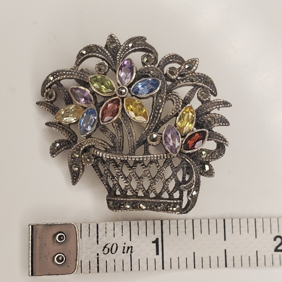 Gemstone marcasite flower basket pin - Picture 3 of 3